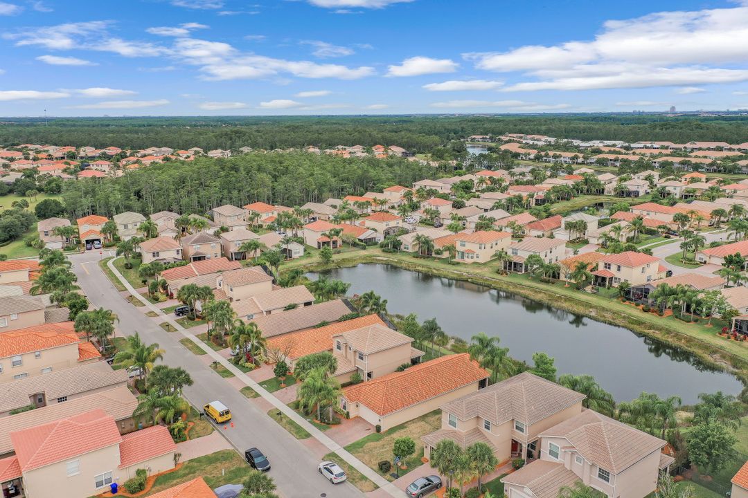 10313 Crepe Jasmine Ln, Fort Myers, FL 33913