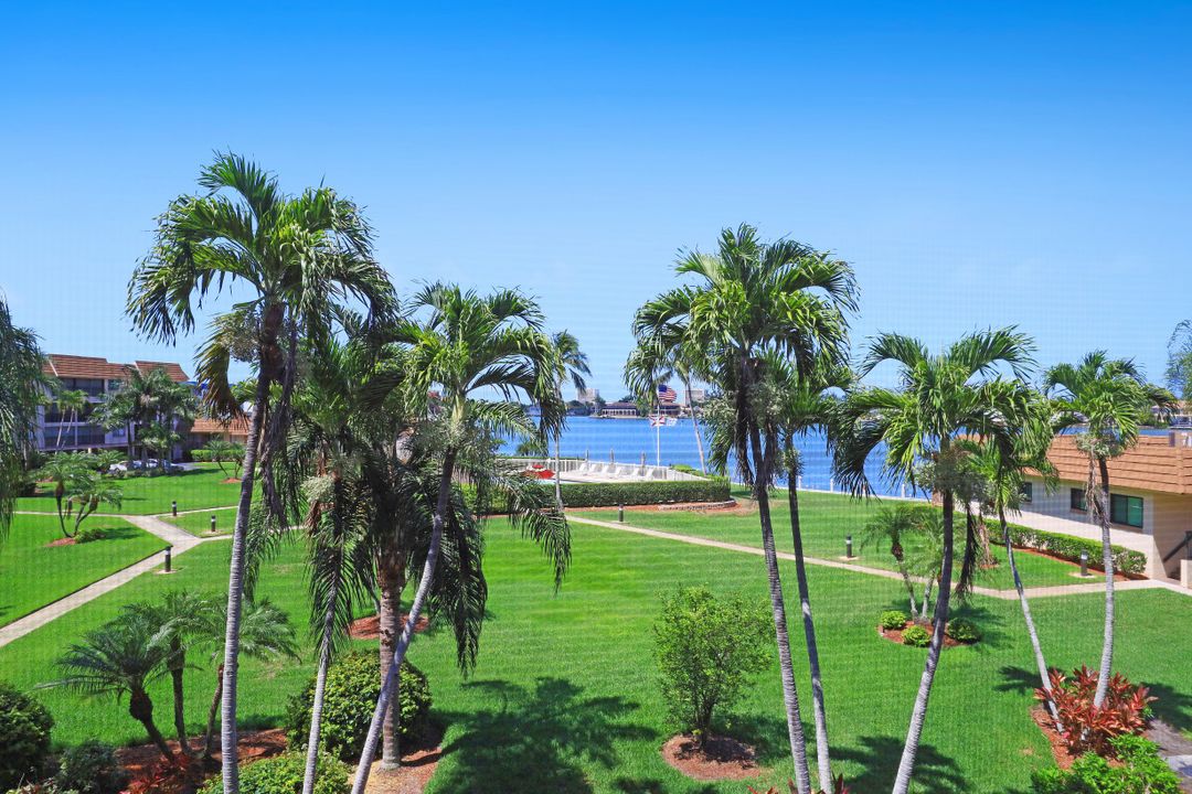 750 W Elkcam Cir #316, Marco Island, FL 34145