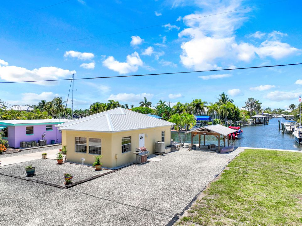 2471 Oleander St, Saint James City, FL 33956