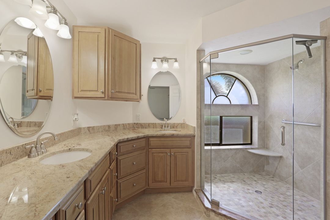 571 Beachwalk Cir #104, Naples, FL 34108