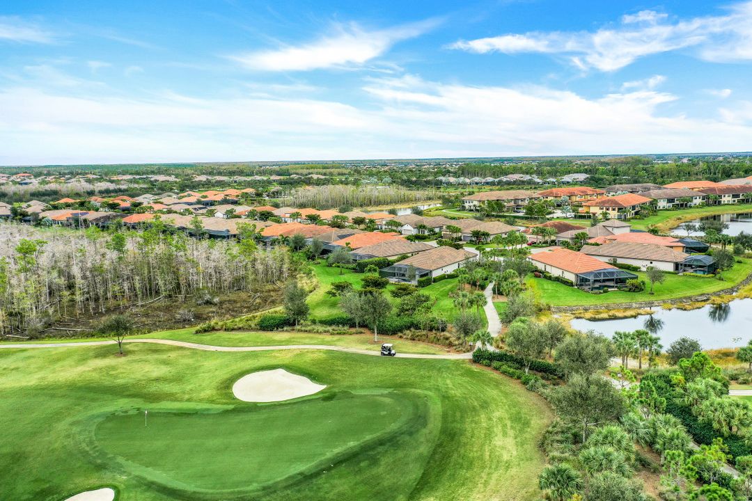 8815 Vaccaro Ct, Naples, FL 34119