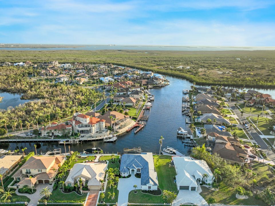 2200 El Dorado Pkwy W, Cape Coral, FL 33914