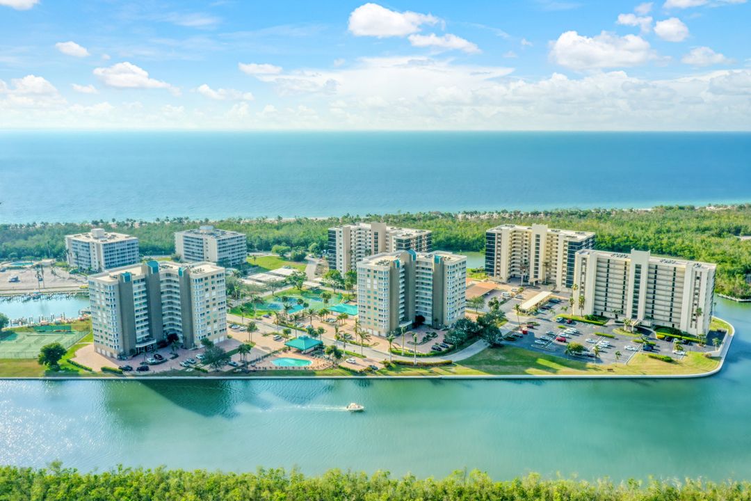 21 Bluebill Ave #603, Naples, FL 34108