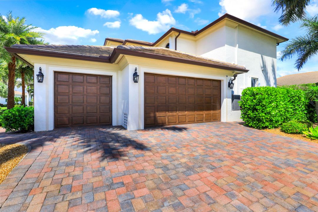 431 Swiss Ct, Marco Island, FL 34145