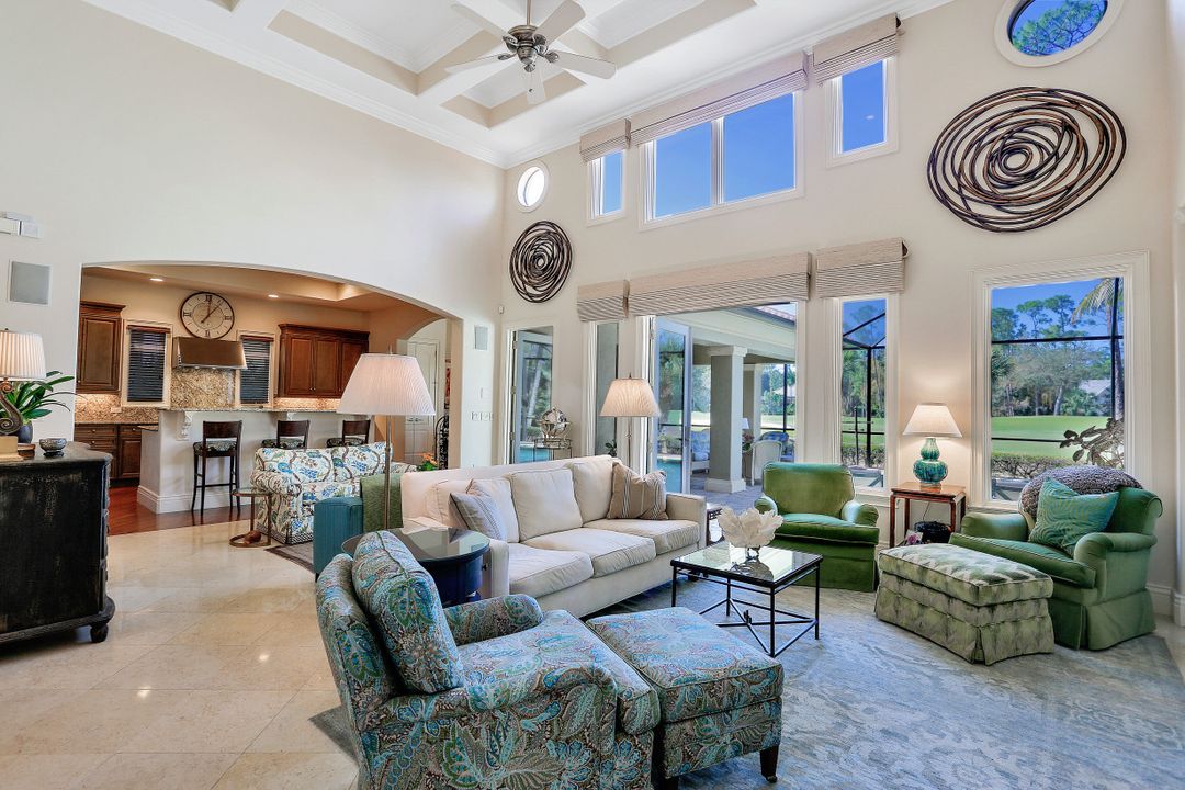 2911 Tiburon Blvd E, Naples, FL 34109