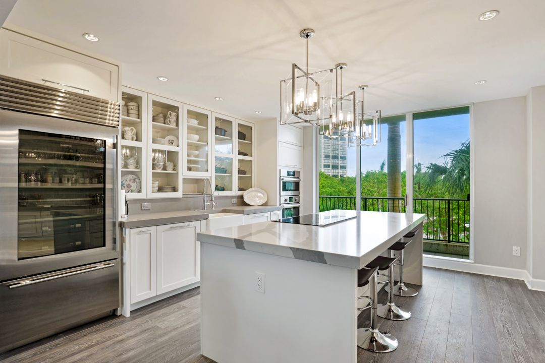 8720 Bay Colony Dr, Naples, FL 34108