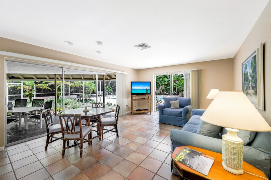 280 S Golf Dr, Naples, FL 34102