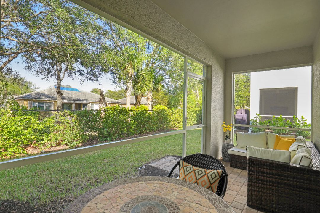 15359 Wildflower Cir, Naples, FL 34119