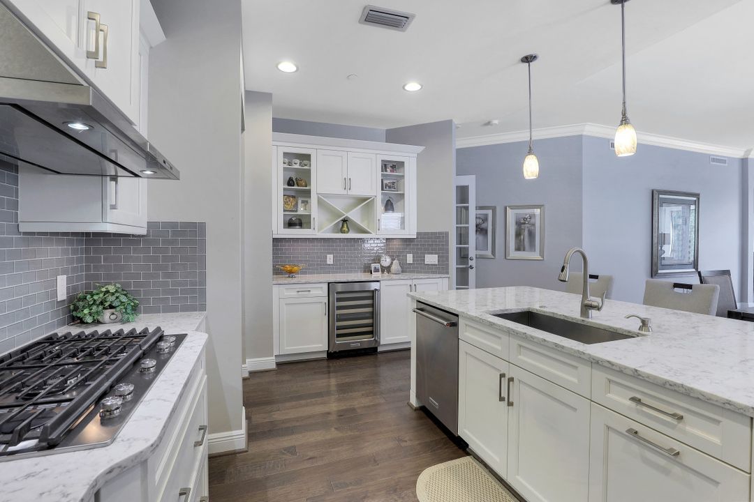 16386 Viansa Wy #102, Naples, FL 34110