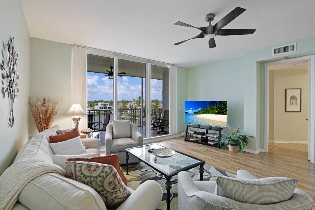 410 Flagship Dr #505, Naples, FL 34108