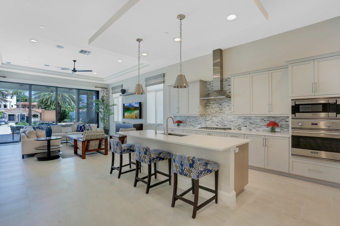 16520 Talis Park Dr, Naples, FL 34110