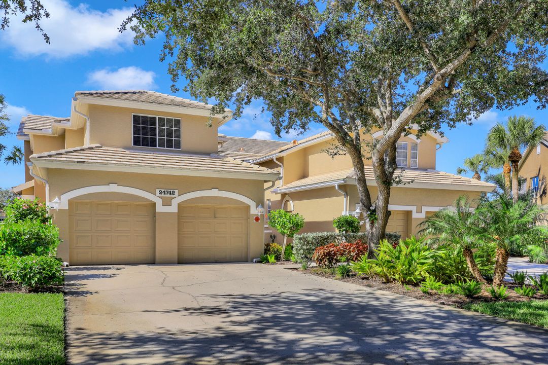 24742 Lakemont Cove Ln #101, Bonita Springs, FL 34134
