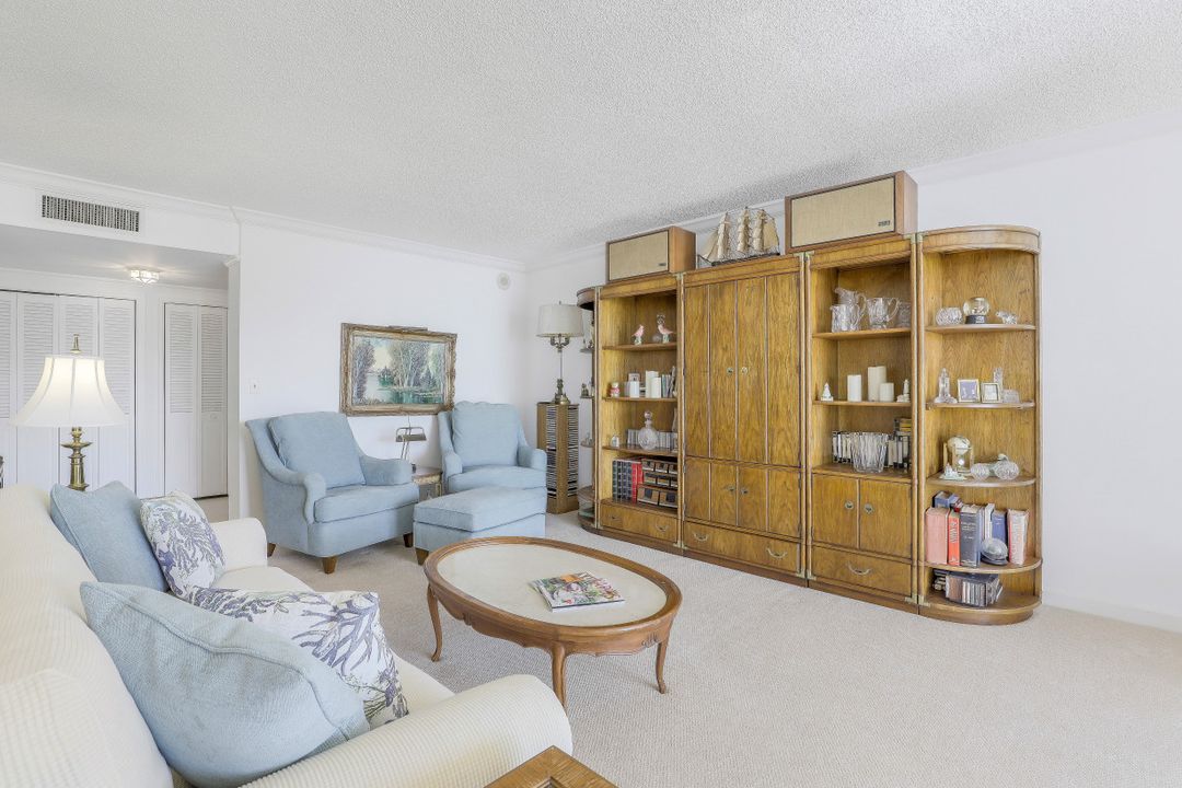 4051 Gulf Shore Blvd N #1105, Naples, FL 34103