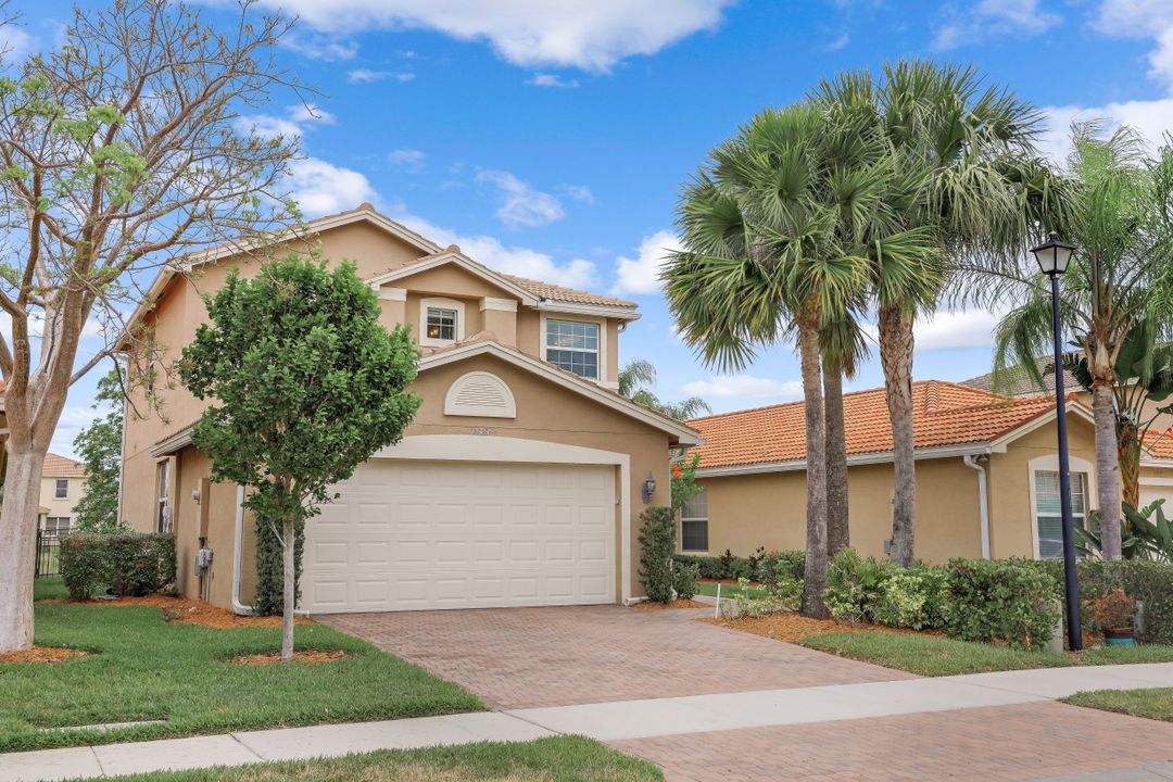 10313 Crepe Jasmine Ln, Fort Myers, FL 33913
