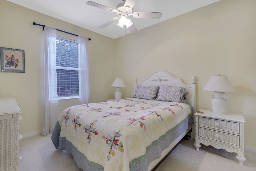 5637 Cove Cir, Naples, FL 34119