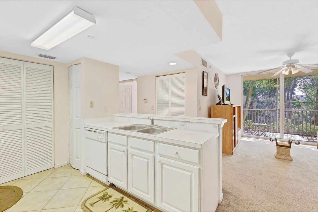 4122 Residence Drive #102, Fort Myers, FL 33901