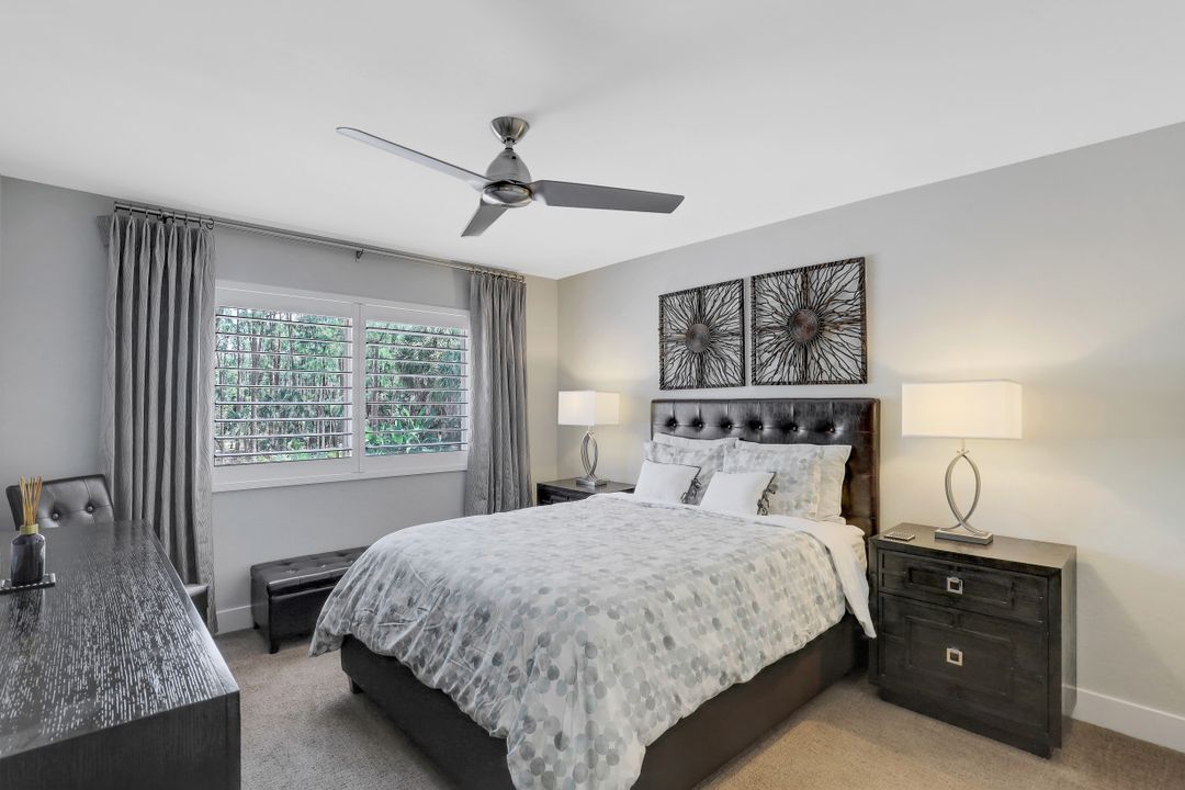 6060 Autumn Oaks Ln, Naples, FL 34119