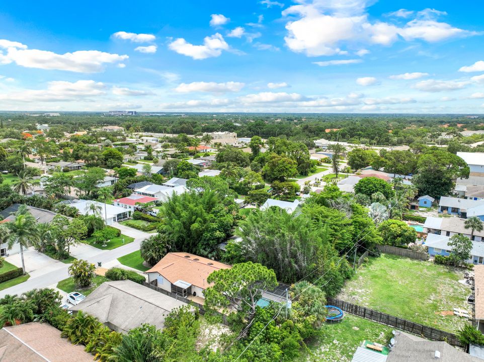 814 93rd Ave N, Naples, FL 34108