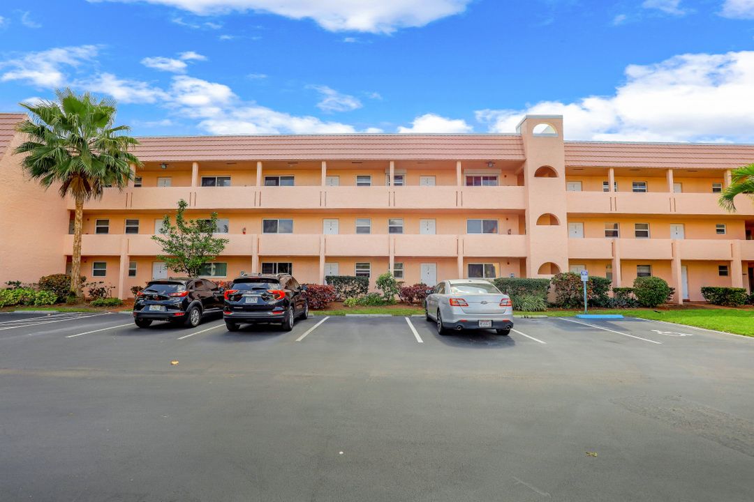 200 Forest Lakes Blvd #203, Naples, FL 34105