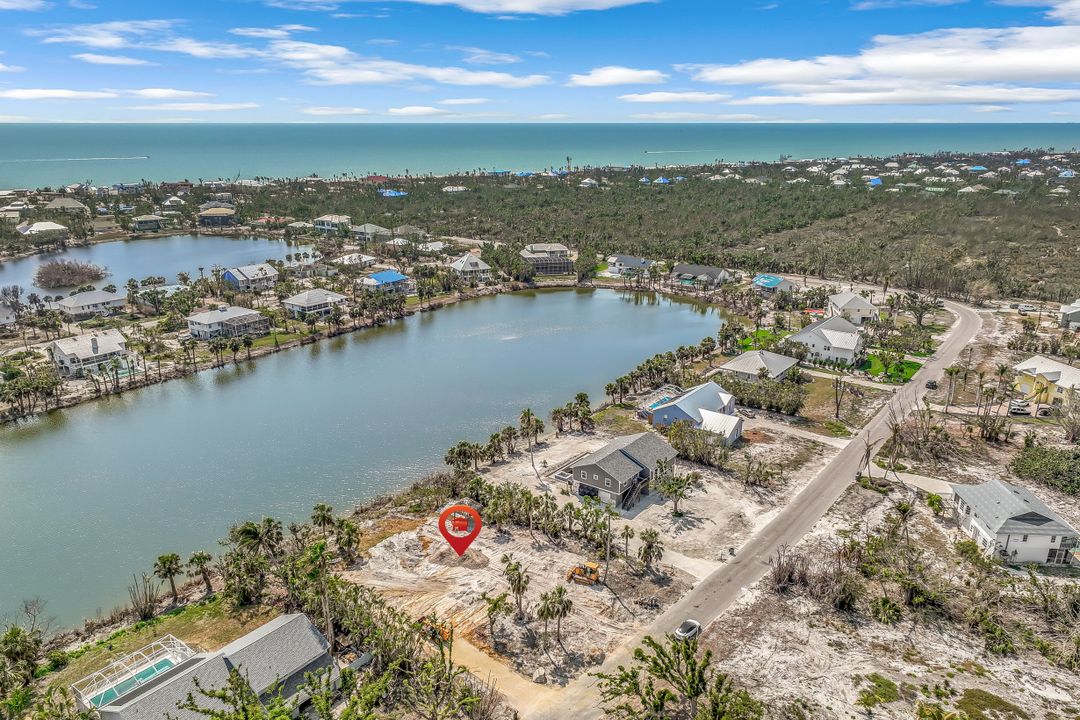 565 Lake Murex Cir, Sanibel, FL 33957