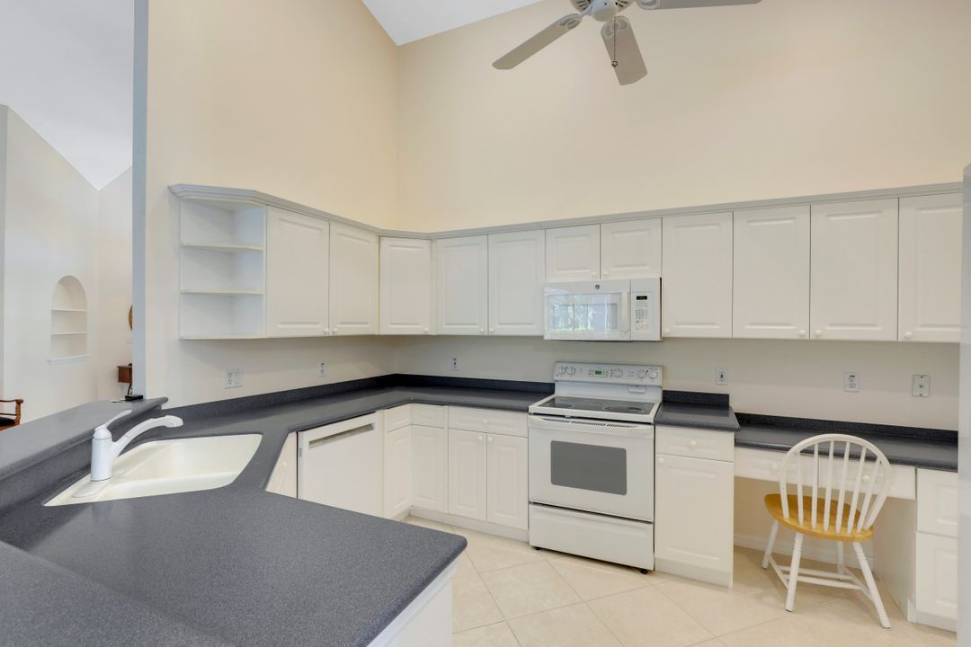 12811 Silverthorn Ct, Bonita Springs, FL 34135