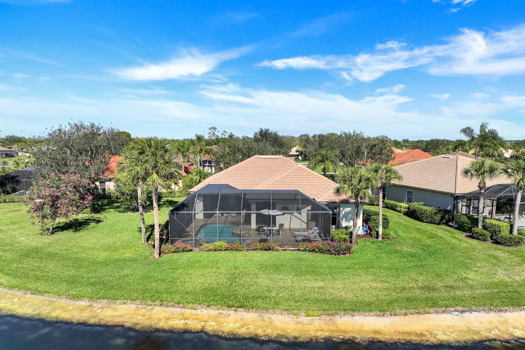 8979 Morgan Ct, Naples, FL 34113