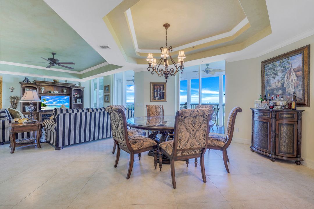 295 Grande Way #905, Naples, FL 34110