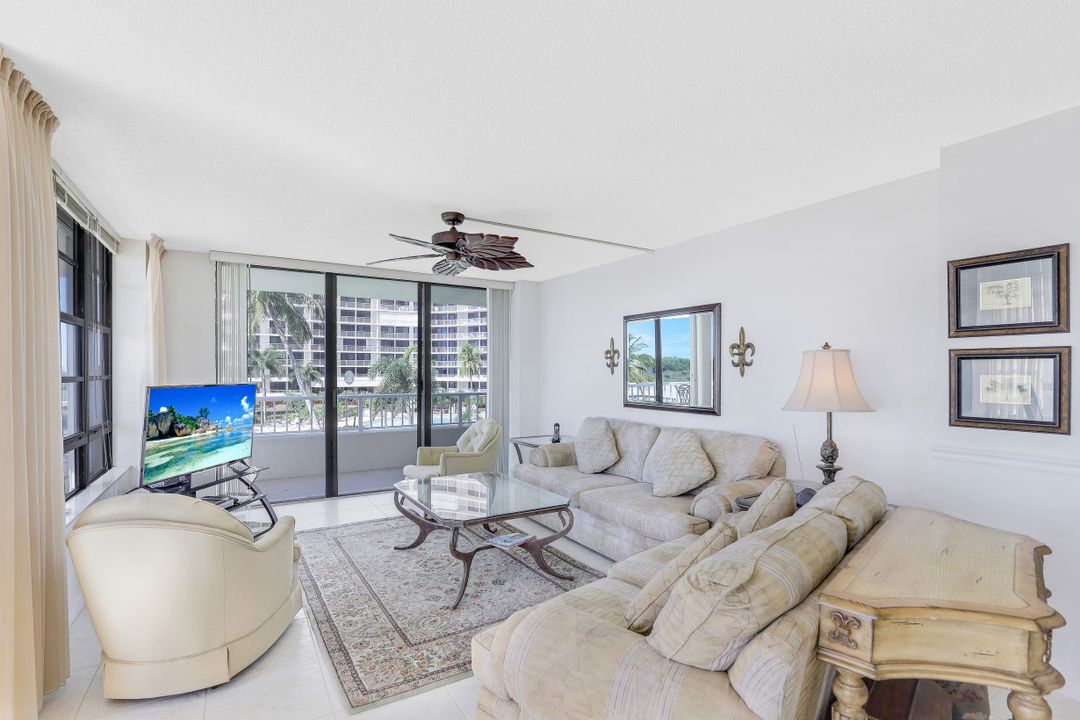 260 Seaview Ct #212, Marco Island, FL 34145