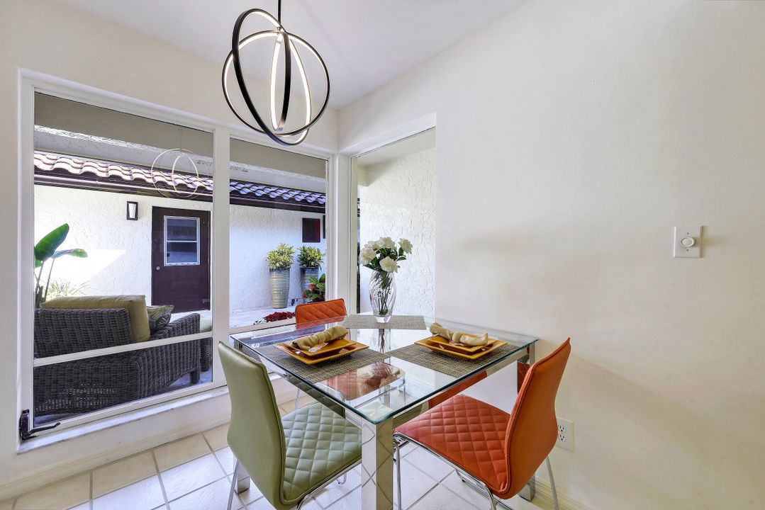 2128 Buckingham Ln, Naples, FL 34112