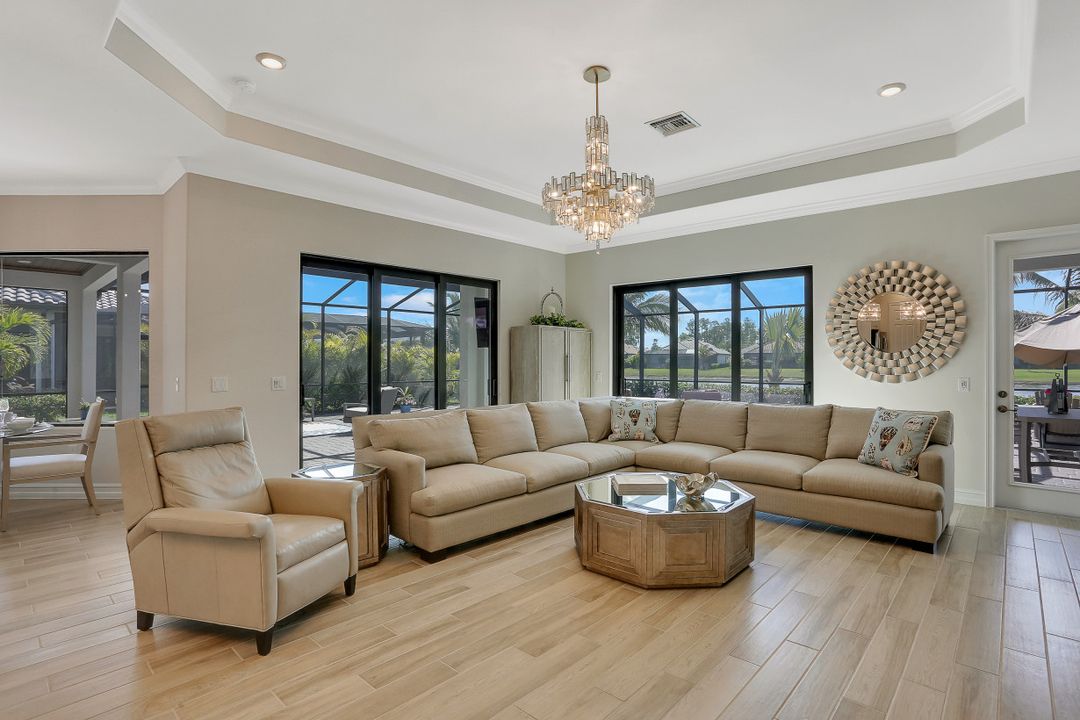 2296 Somerset Pl, Naples, FL 34120