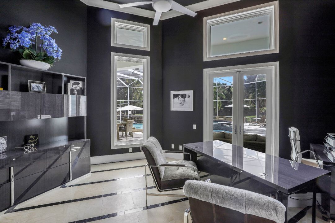 6262 Standing Oaks Ln, Naples, FL 34119