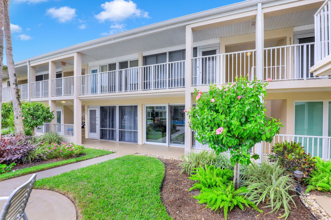 344 Harbour Dr, Naples, FL 34103