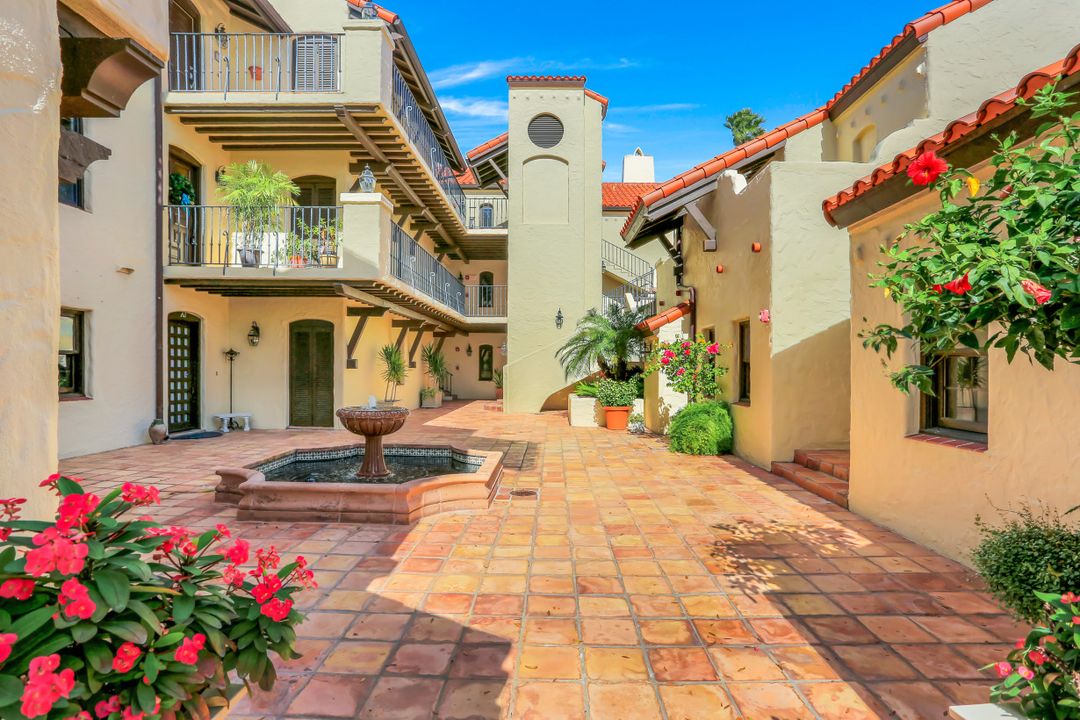 5850 Pelican Bay Blvd, Naples, FL 34108