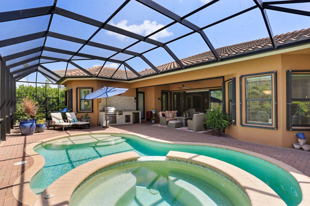 2958 Cinnamon Bay Cir, Naples, FL 34119