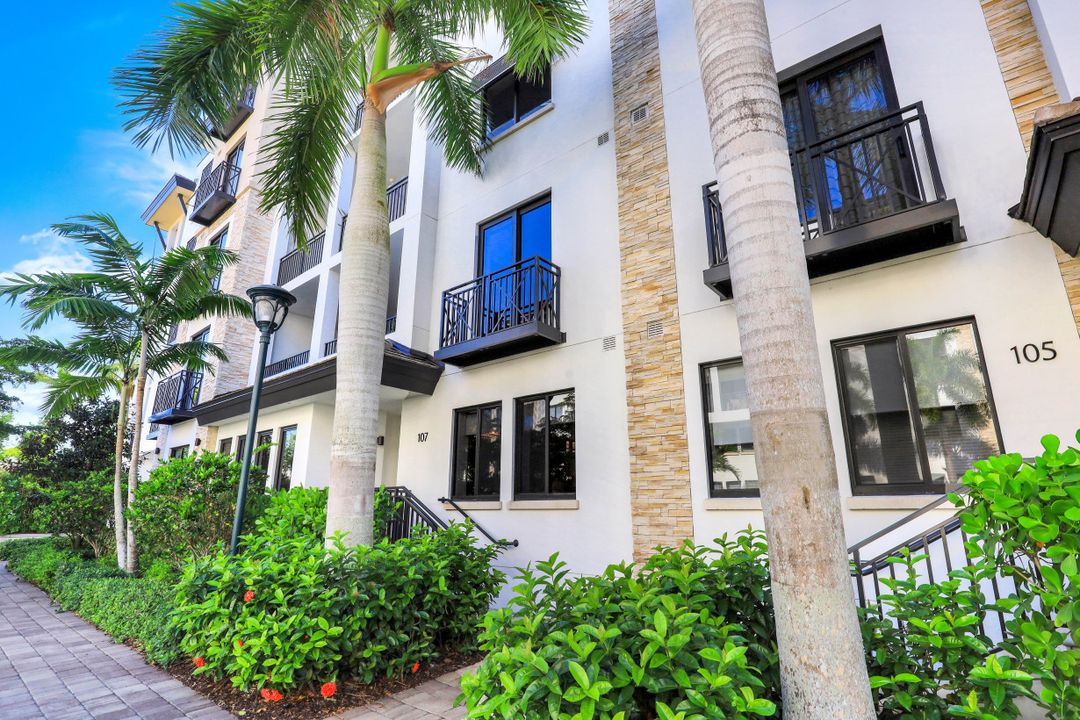 1135 3rd Ave S #107, Naples, FL 34102