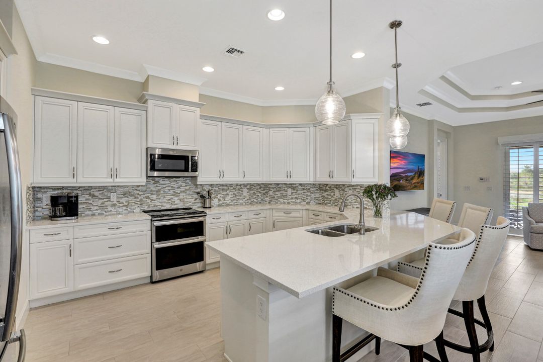 5778 Highbourne Dr, Naples, FL 34113