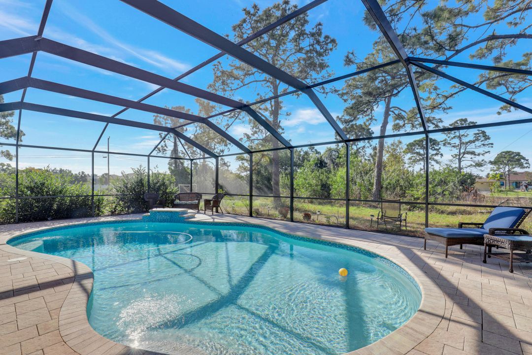 2806 Embers Pkwy W, Cape Coral, FL 33993