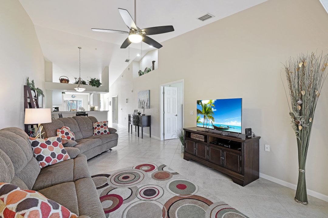 2365 Bayou Ln #4, Naples, FL 34112