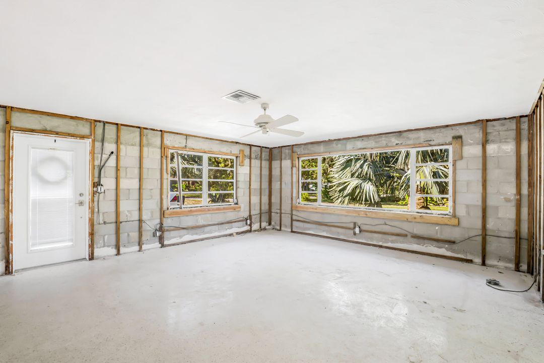 10390 River Dr, Bonita Springs, FL 34135