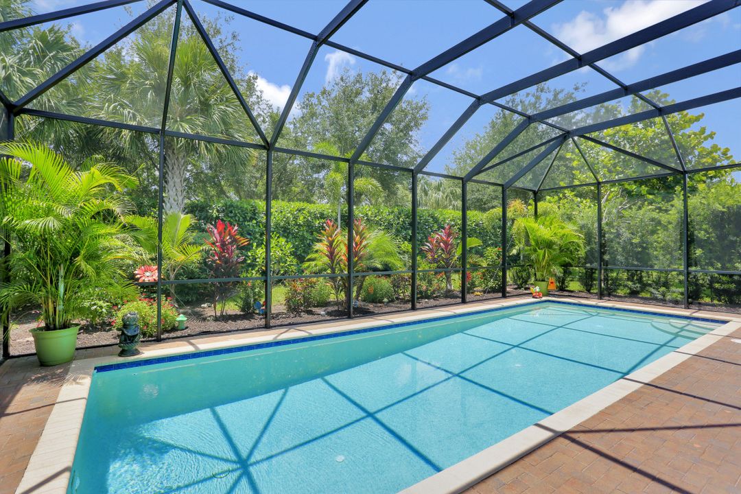 3263 Pacific Dr, Naples, FL 34119