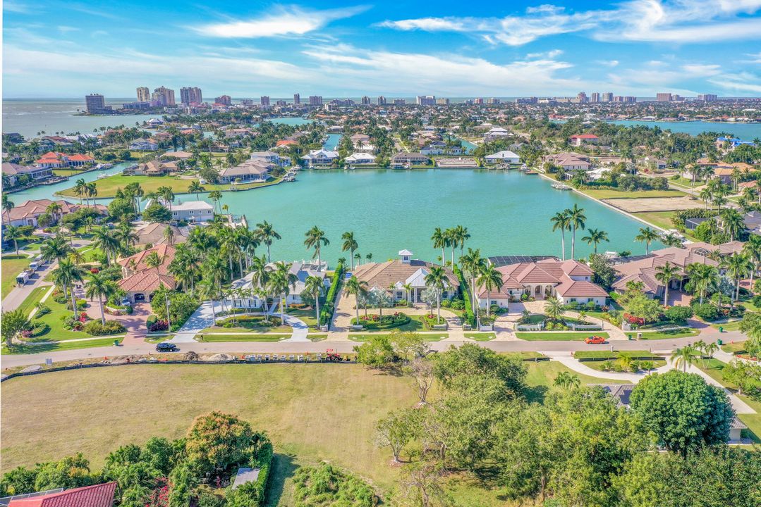 881 Inlet Dr, Marco Island, FL 34145