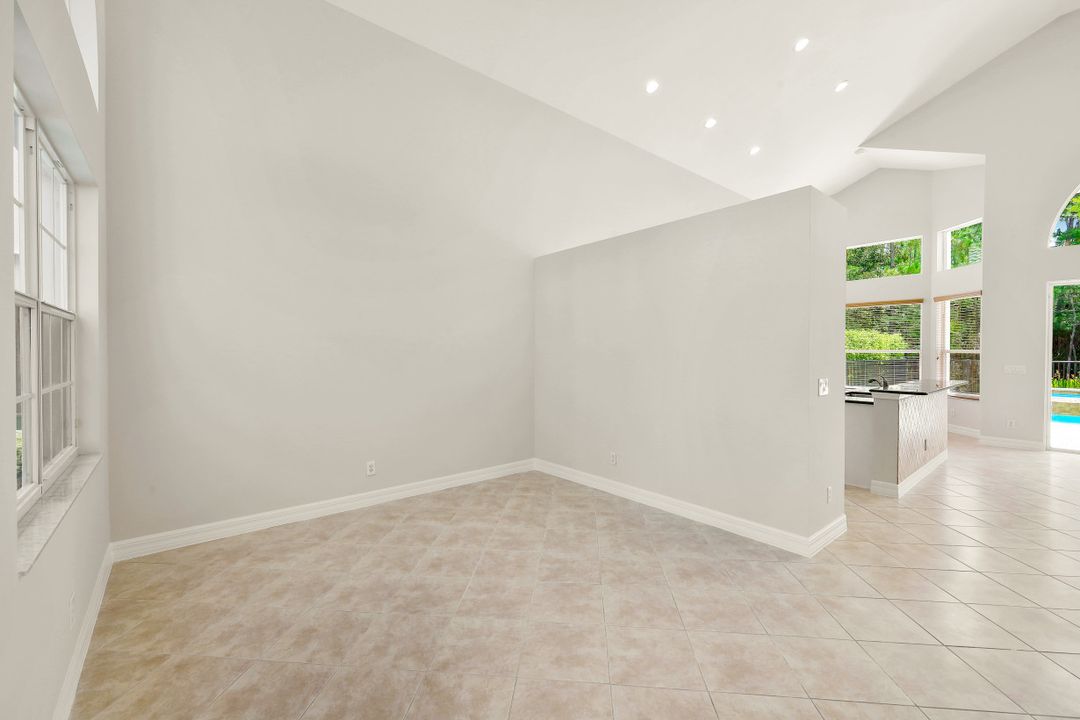 2366 Butterfly Palm Dr, Naples, FL 34119