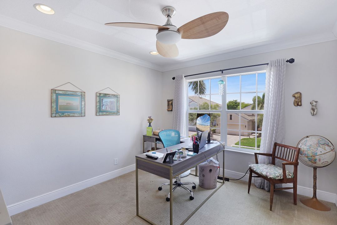 2545 Blackburn Cir, Cape Coral, FL 33991