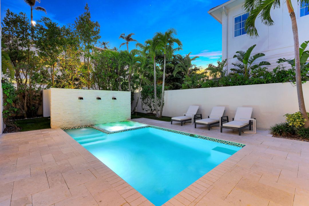 9184 Mercato Ln, Naples, FL 34108