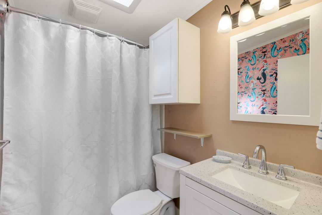 2070 Holiday Ln, Naples, FL 34104