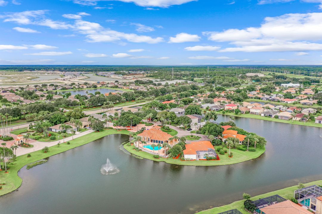 11043 Lakeland Cir, Fort Myers, FL 33913