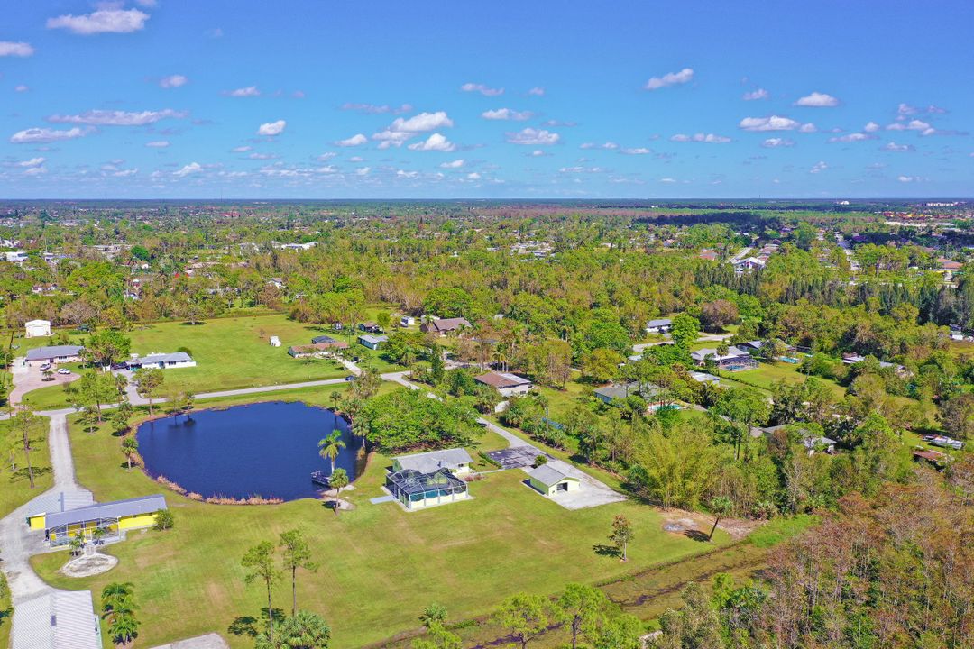 5322 Myrtle Ln, Naples, FL 34113