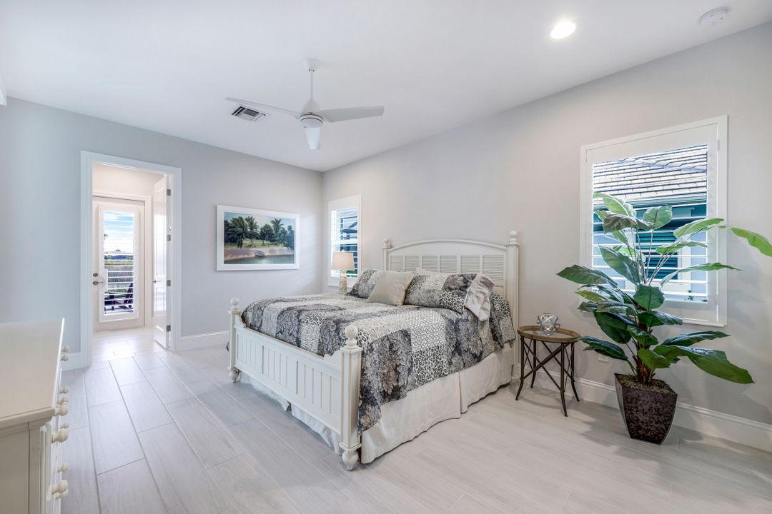 6231 Megans Bay Dr, Naples, FL 34112
