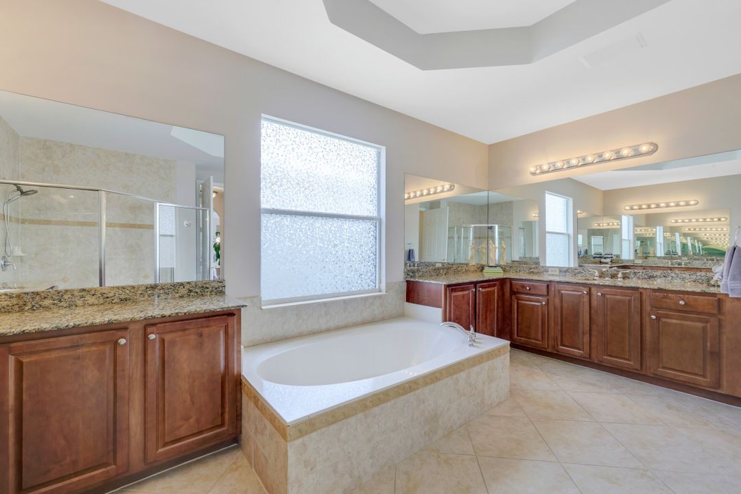 11137 Sparkleberry Dr, Fort Myers, FL 33913