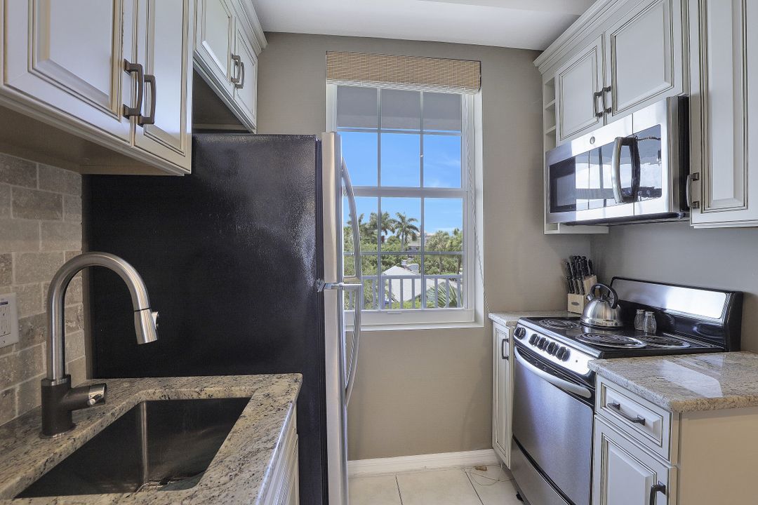160 Palm St #302, Marco Island, FL 34145